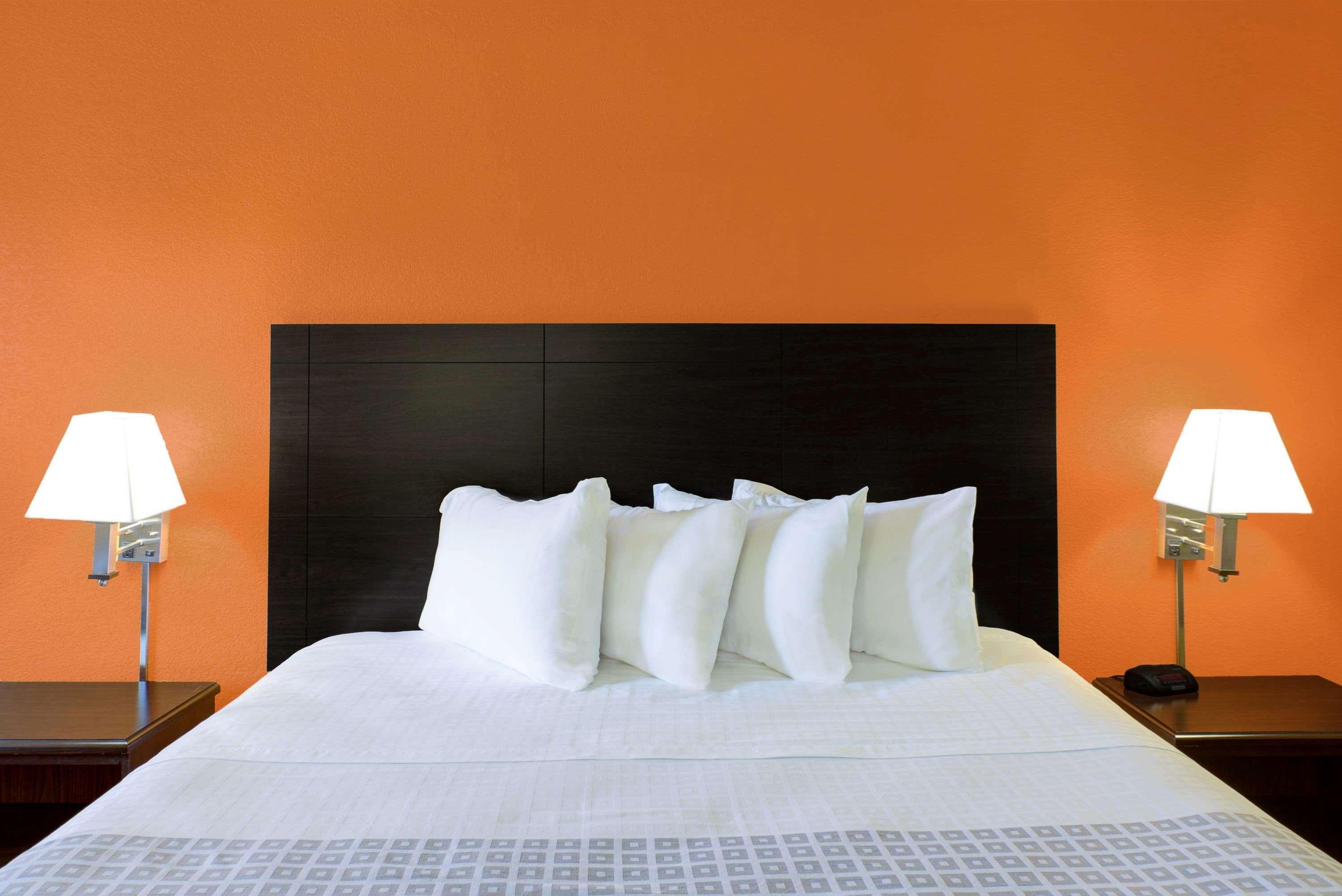 Howard Johnson By Wyndham Modesto